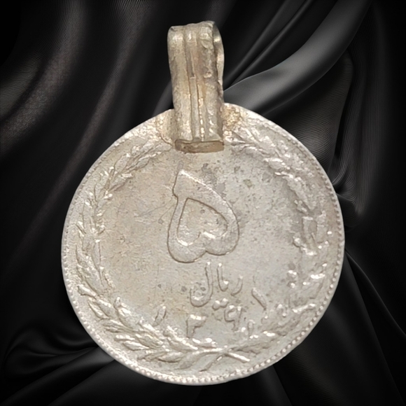 ⛓️New Vintage⛓️11 Pieces of Middle East Coin Pendants - Picture 9 of 10